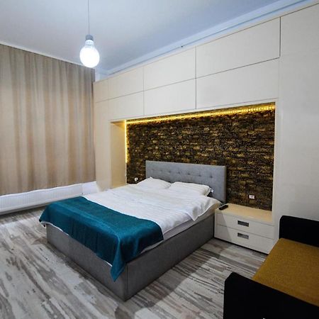 Lakeside Studio Mamaia Central Luaran gambar