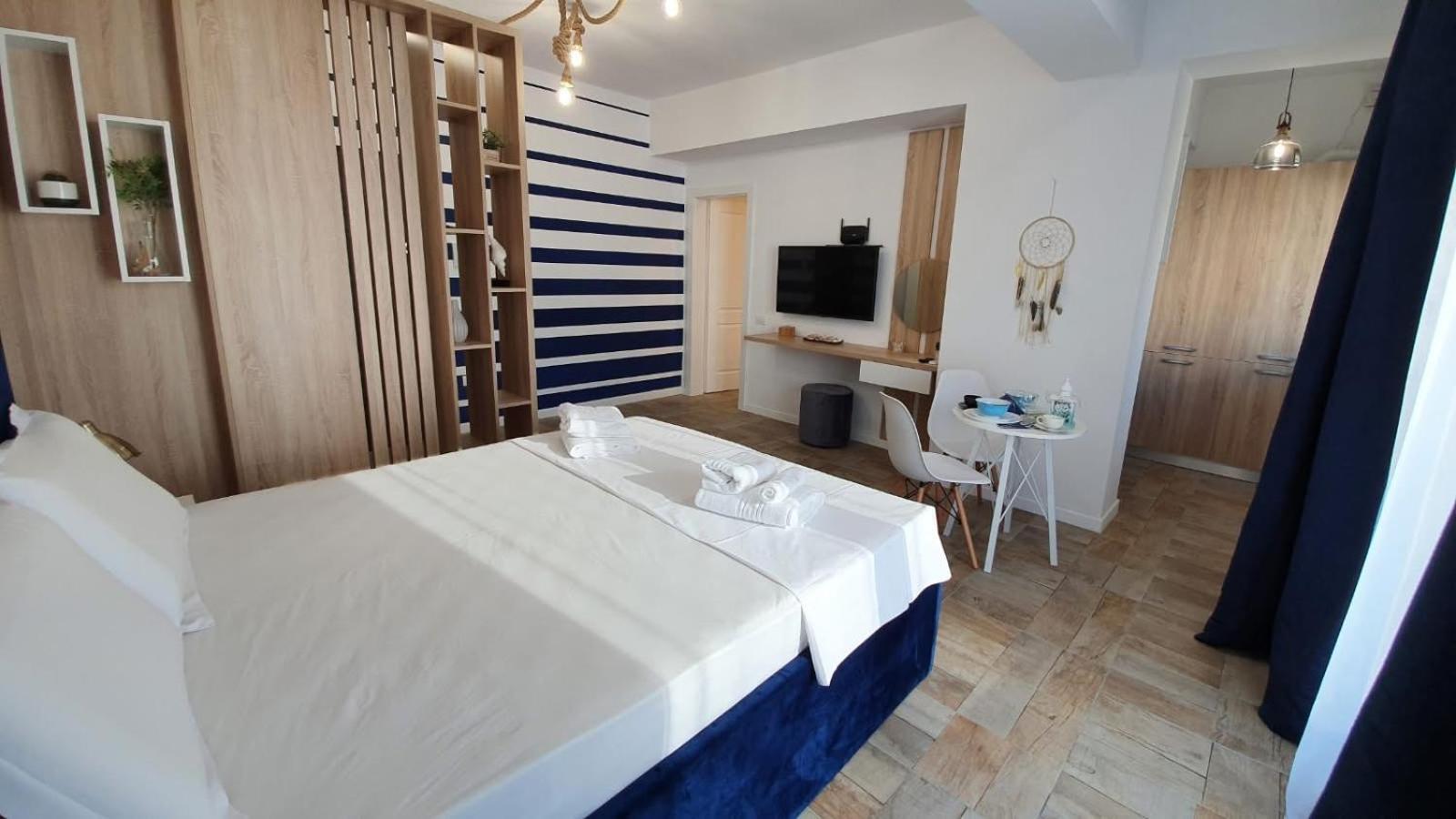 Lakeside Studio Mamaia Central Luaran gambar